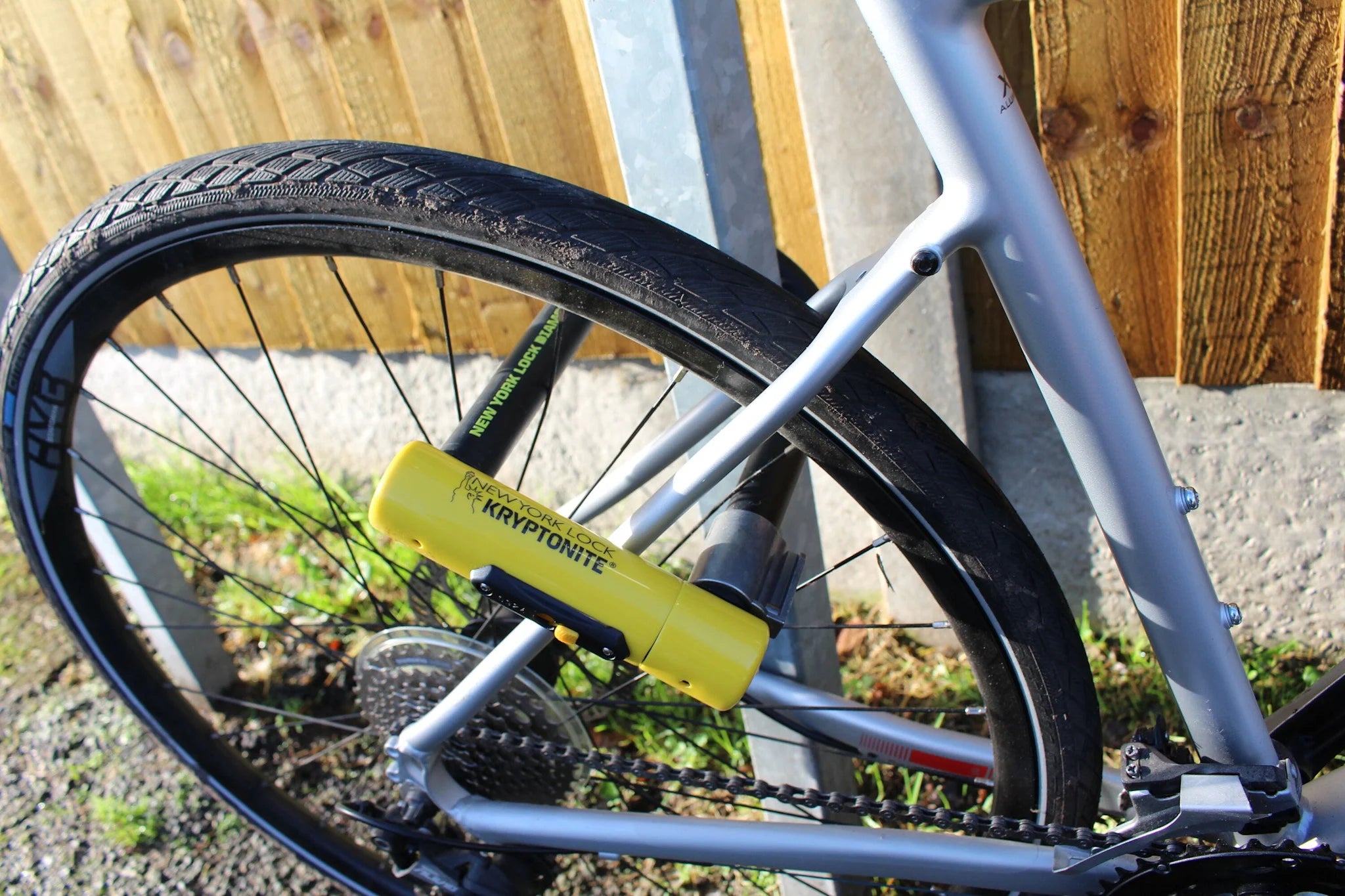 New York Diamond Angle Grinder Resistant U-Lock Sold Secure Diamond - Kuma Bikes